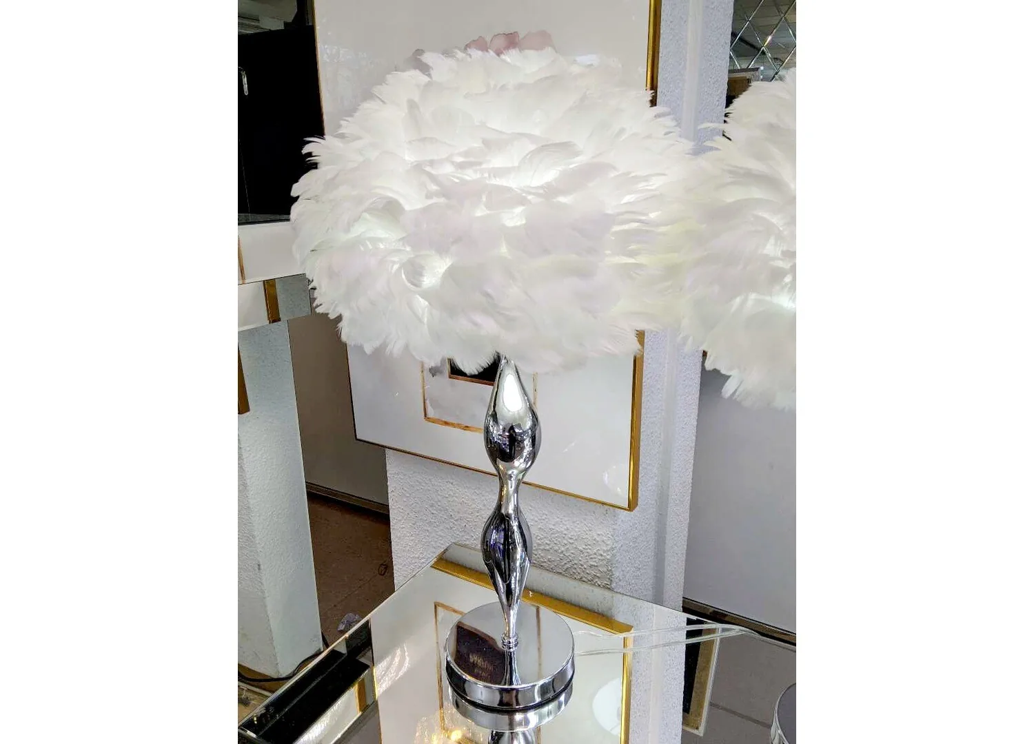 Deko Tischlampe "Soft" Weiss Silber Federn Design