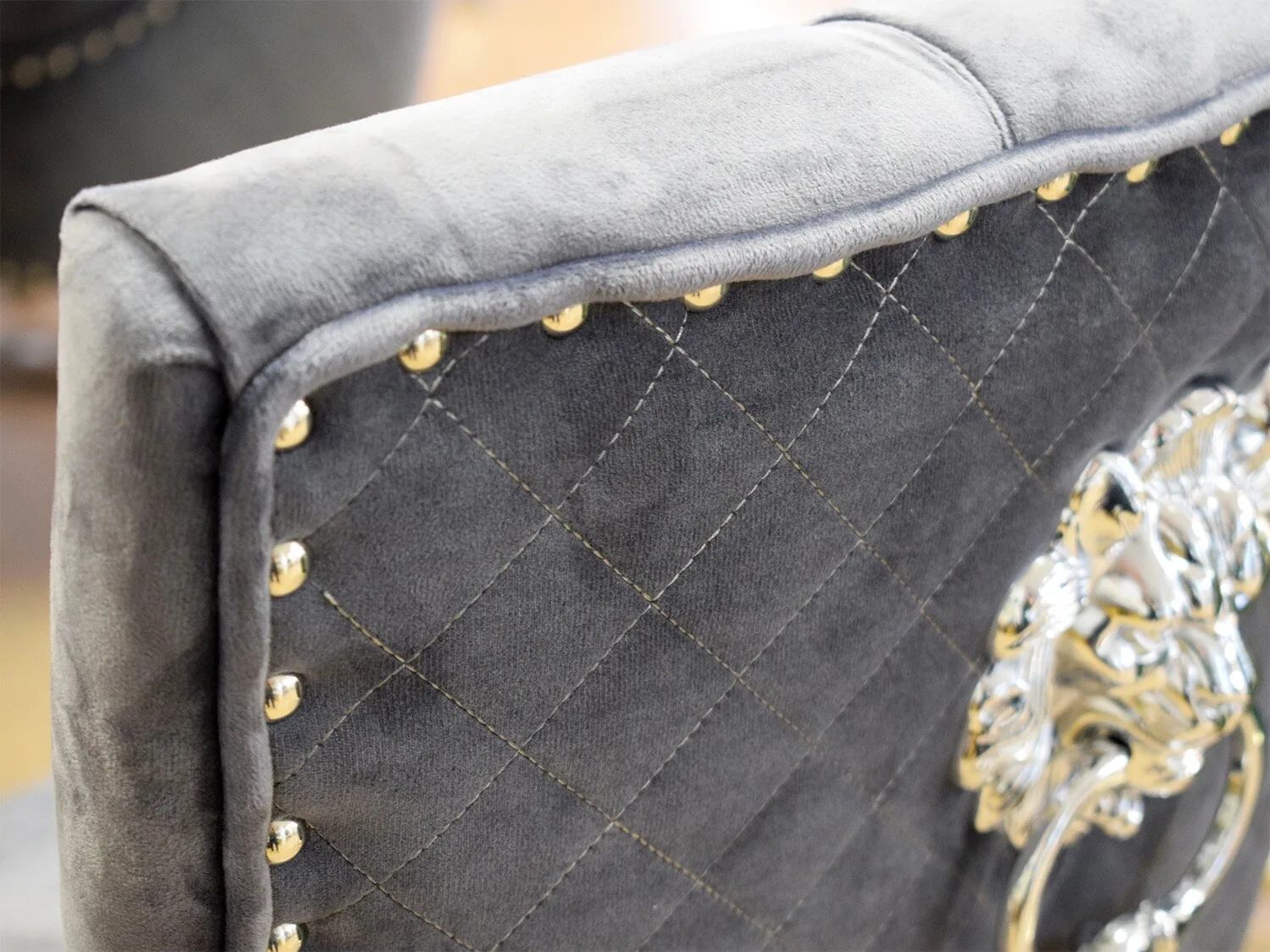 Chesterfield Stuhl "Luxemburg" Grau Silber Löwe Esszimmer