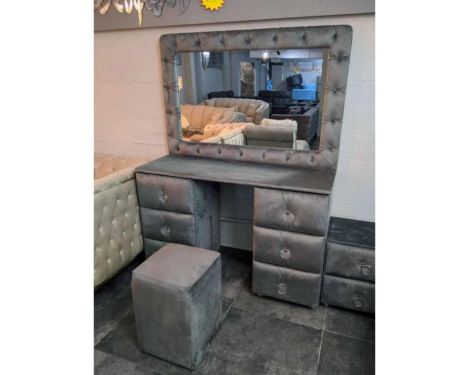 Chesterfield Schminkkonsole "Rose" Farbauswahl Spiegel Hocker Schubladen Kommode