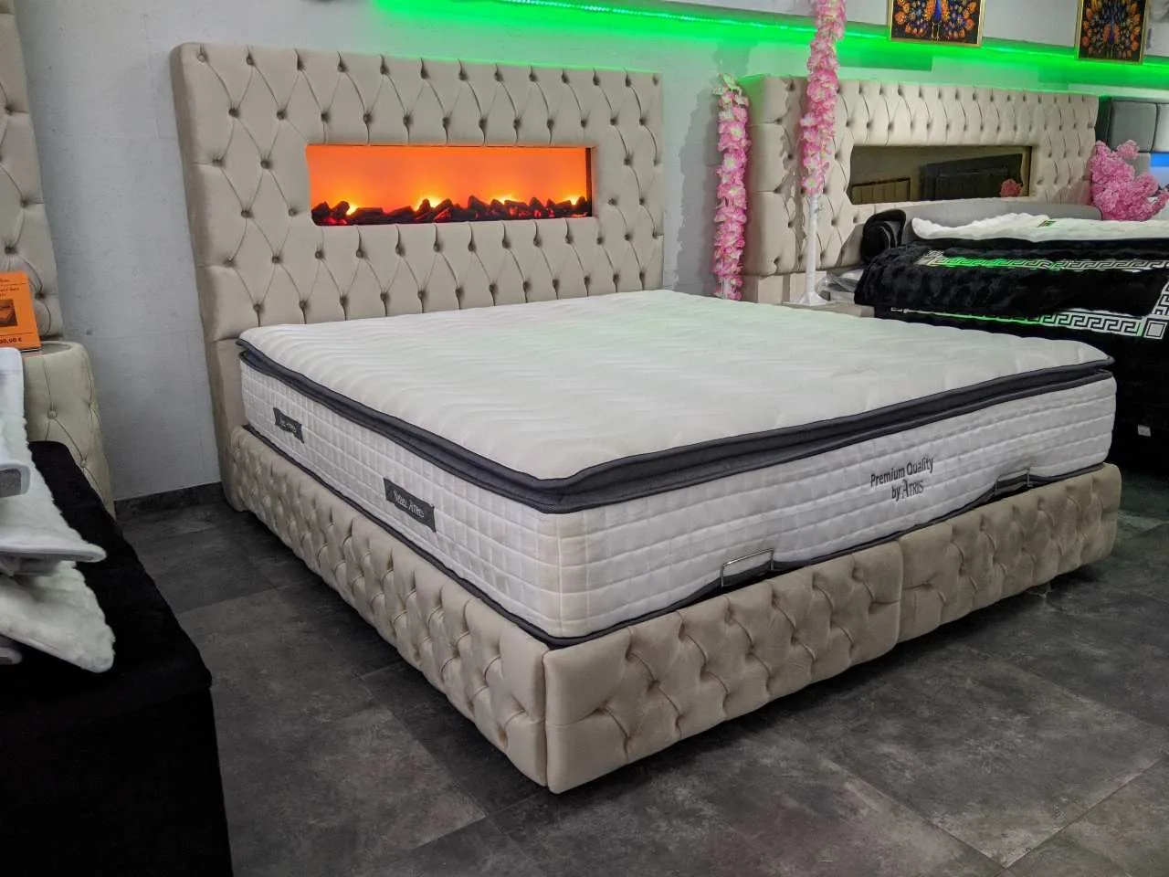 Chesterfield Bett "Karlo" Grau Beige Farbauswahl