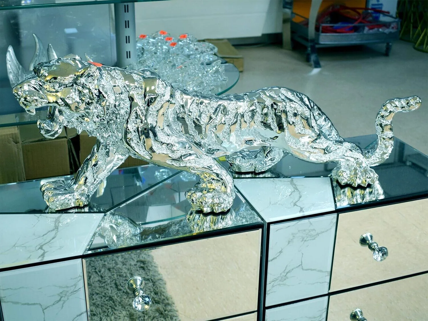 Statue Tiger "Khan" Silber Luxus Dekoration
