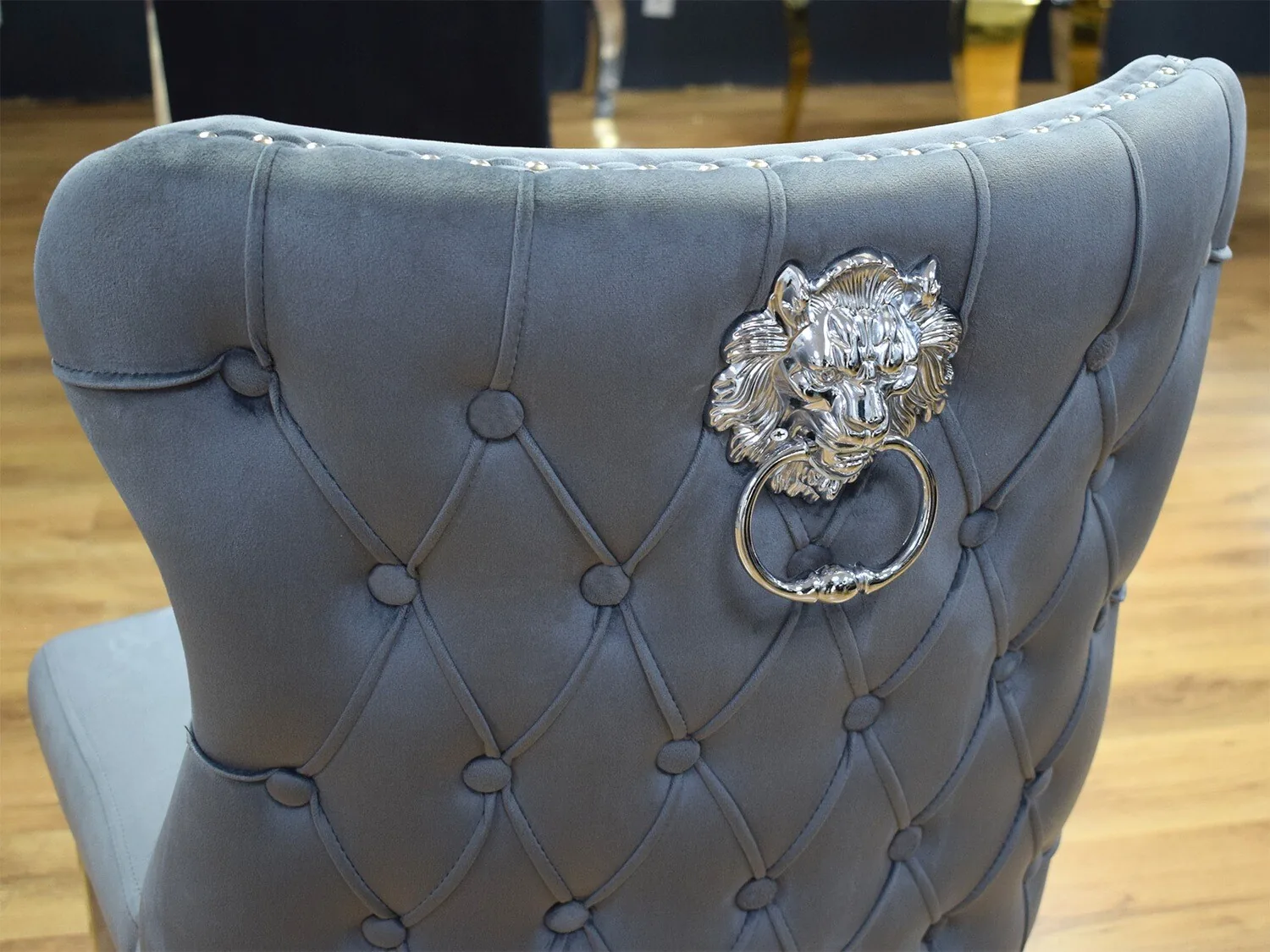 Luxus Chesterfield Stuhl "Ruby" Grau Silber Löwe Esszimmer