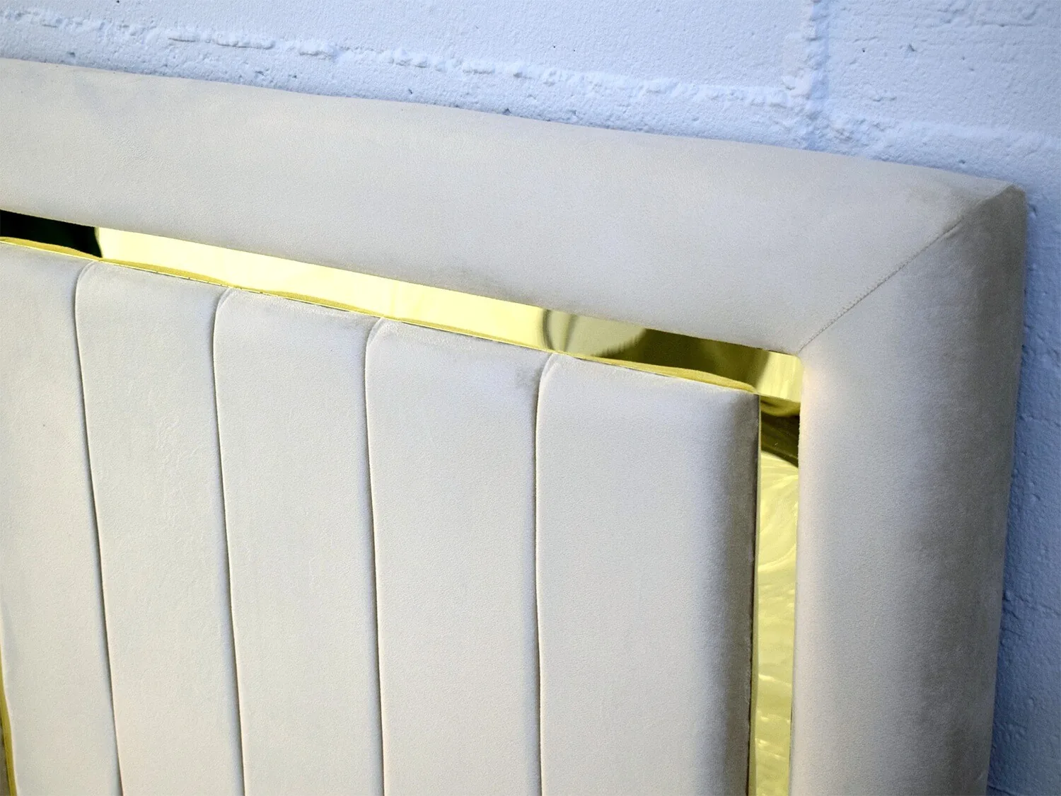 Design Einzelbett "Traum" 200 cm Farbauswahl + Matratze & Stauraum