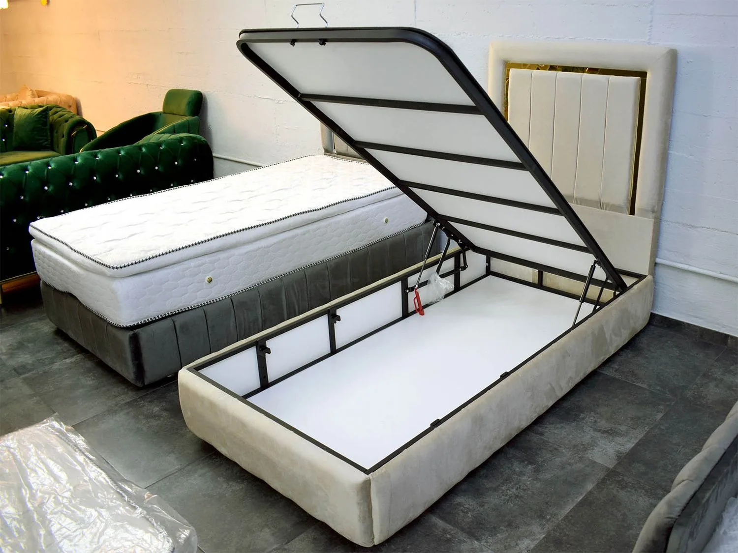 Design Einzelbett "Traum" 200 cm Farbauswahl + Matratze & Stauraum